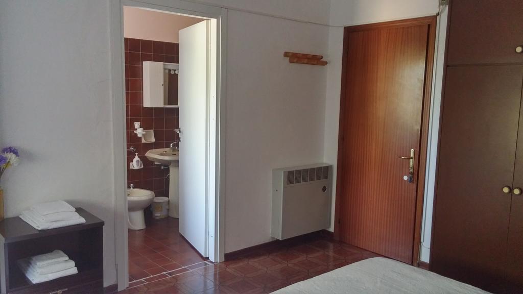 Accogliente E Ospitale B&B Perugia Værelse billede